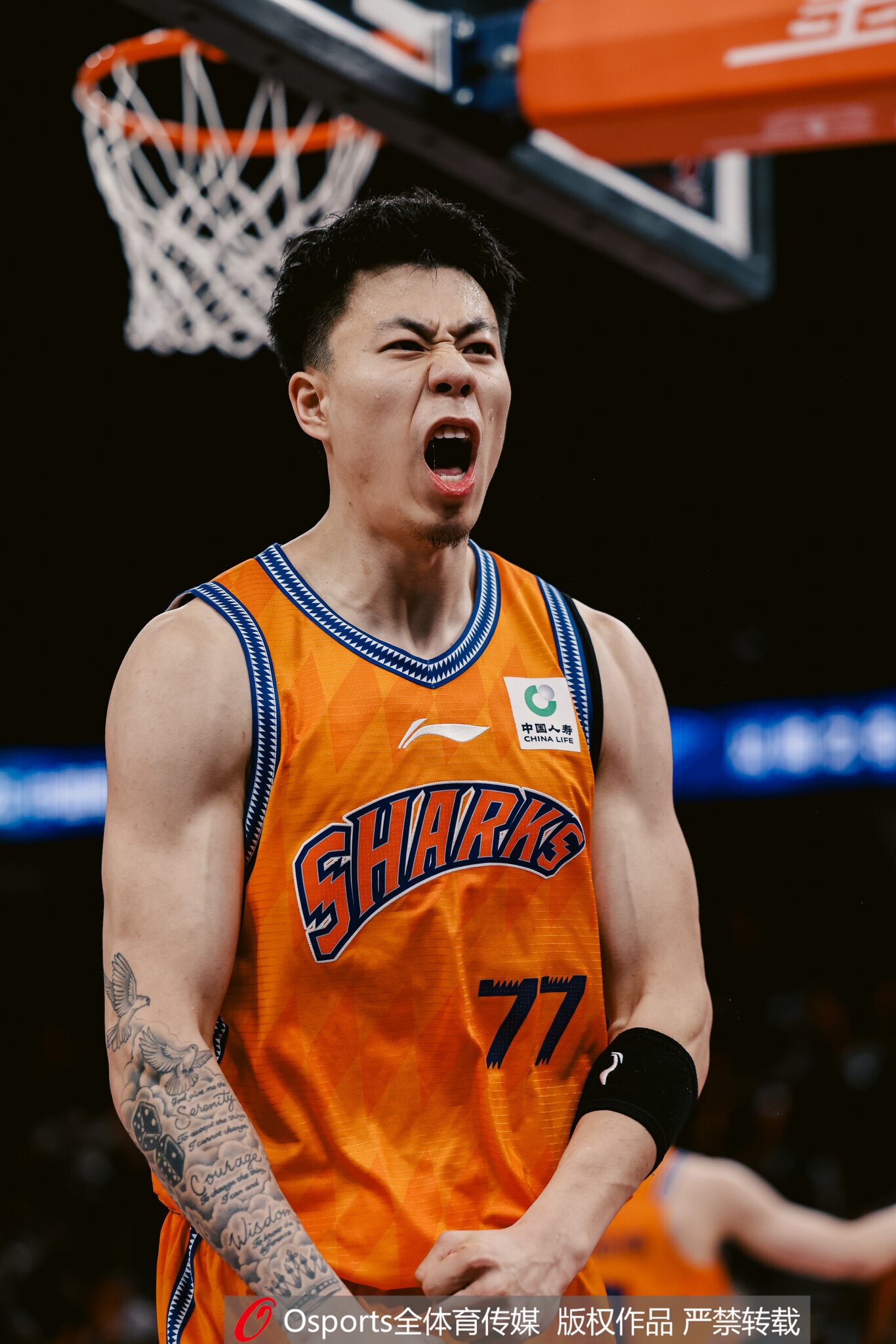 媒体人：张镇麟防守端死掐里勒同时砍28分 廖三宁34分对飙古德温